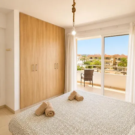 Narcissos Nissi D9 Apartment